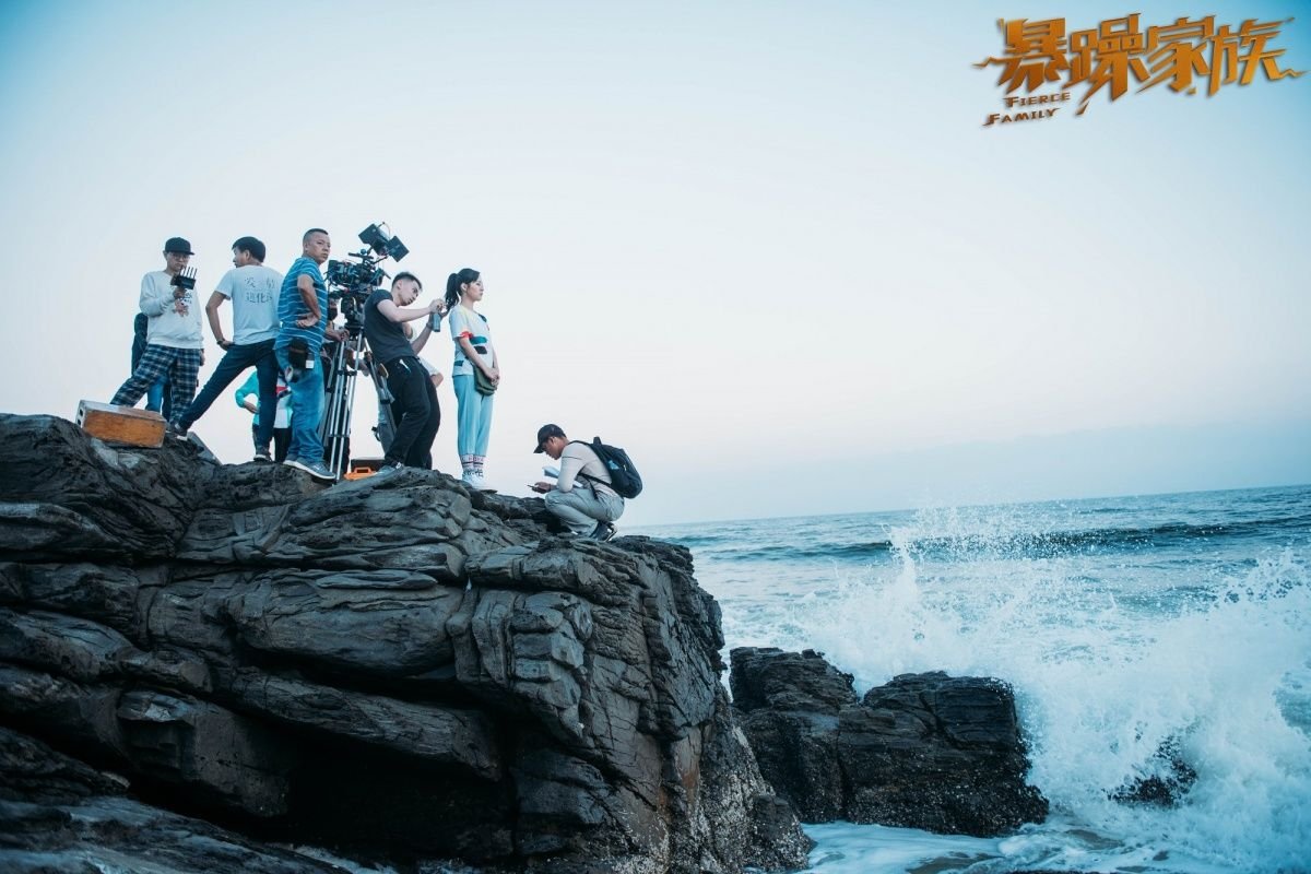 《暴躁家族》这部电影主要讲了什么?