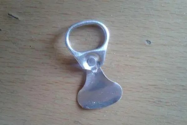 胡彦斌呼吁厂商易拉罐扣环往外开,他为什么会有这样的想法?