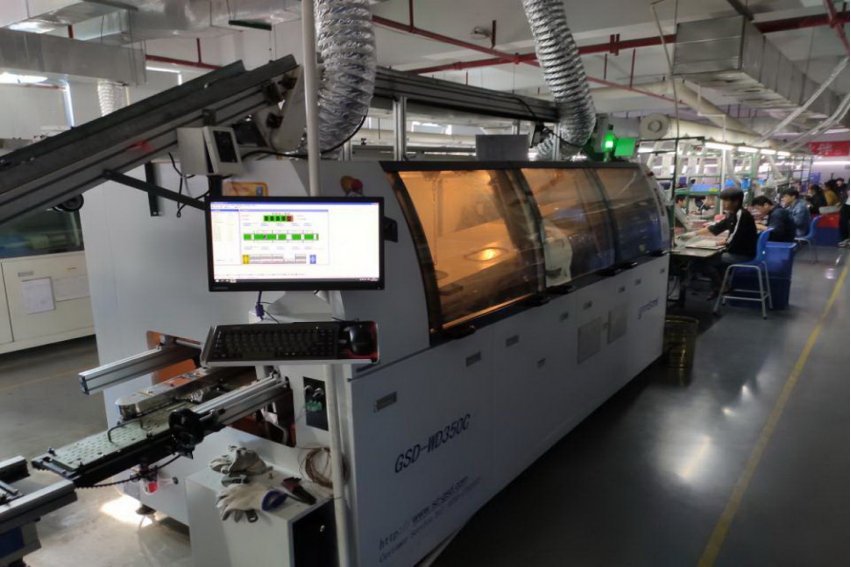 波峰焊接的基本过程