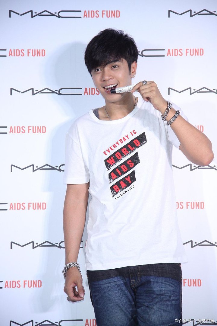 唇膏男是什么意思 唇膏男怎么办