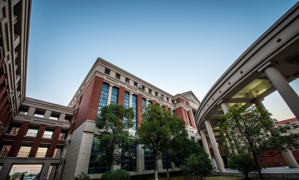 南广学院2019届新生群是多少啊？？