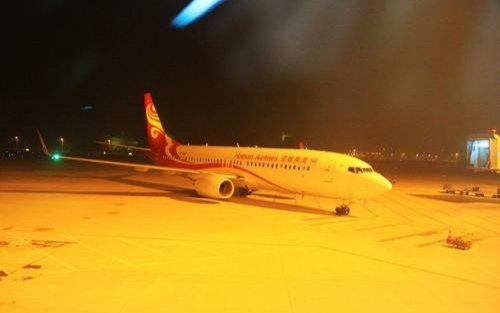 杭州男子每周飞天津上班，月路费4千，他为何不选择就近工作？