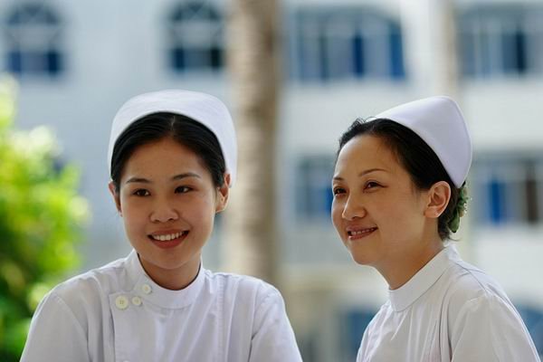 女孩学护士怎么样好吗？