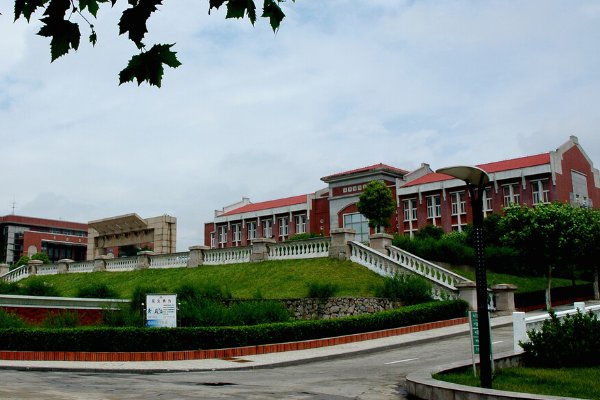 三江学院住宿条件？三江学院环境？