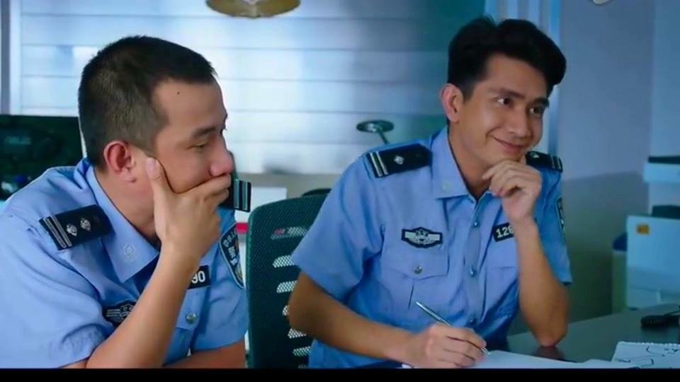 美人鱼警察扮演者