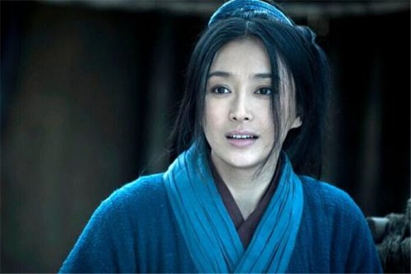 吕媭位列王侯，姐姐是太后，丈夫是大将军，为何她被乱棍打死？