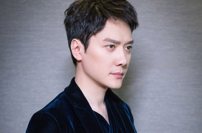 冯绍峰爸爸身价多少？