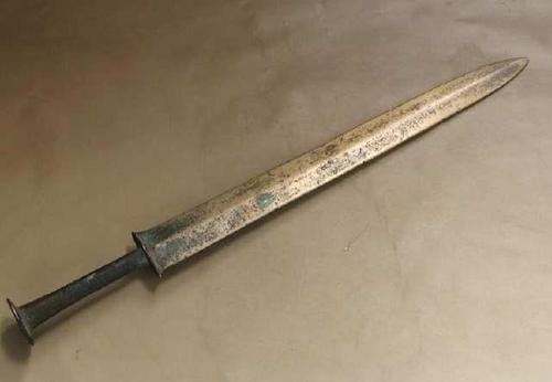 青铜剑属于几级文物？