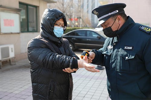 石家庄3官员因疫情防控不力被问责，如何看待这件事情？