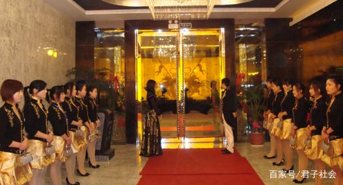 北京一女子经营“高端会所”，骗20多名男性，这些男性究竟是如何被骗的？