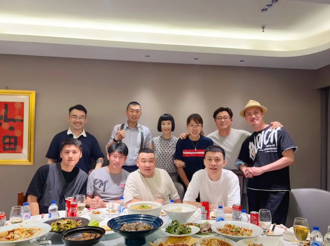 贾玲出席喜剧演员张泰维婚礼，二人有过合作吗？