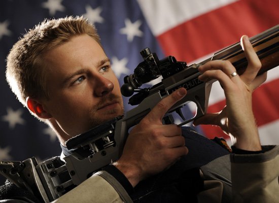 马修·埃蒙斯的介绍