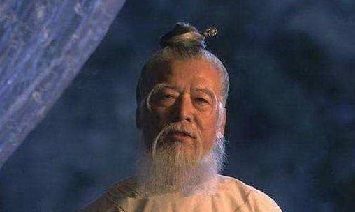 袁天罡为何见了幼年的武则天瞬间脸色吓煞白呢？