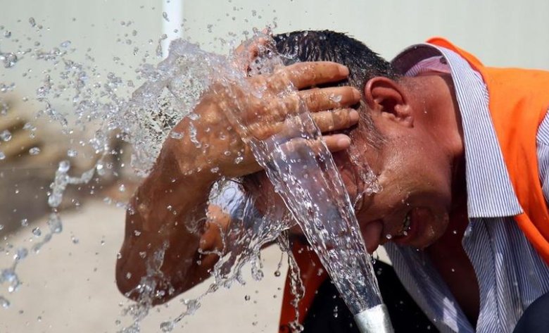 国庆假期南方还会热，最高气温35℃，导致高温天气出现的原因是什么？