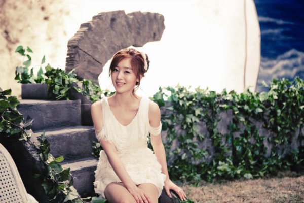 韩国女子组合secret 《Madonna》这首歌MV中那个黑头发的女的叫什么名字？还有她的详细资料~