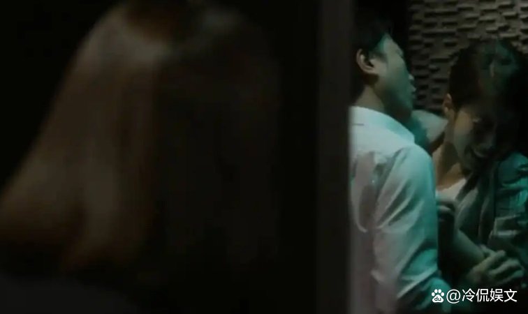 好邻居是福，坏邻居是祸，男子借故骗来房门奸污女邻居，应当如何判？