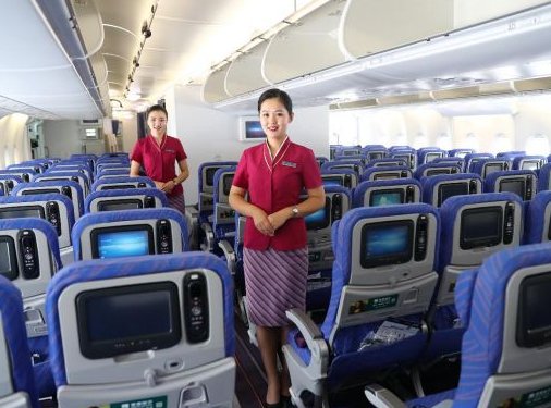 旅客航班上排便遭谴责,航司对此事是如何回应的?