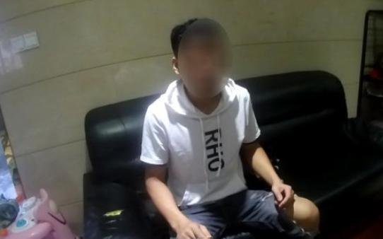 男子看病被男医生扒裤上下其手猥亵10分钟，为啥这么久才反应过来？