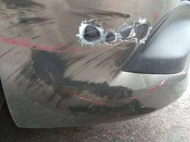河北一老奶奶剐蹭汽车，掏出零钱赔偿被车主拒绝，你如何看待车主的举动？