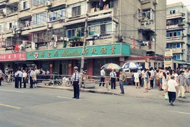 上海20年前轰动上海滩的抢劫案终告破，此案件是如何被侦破的?