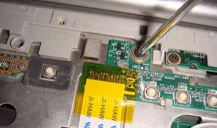 请问戴尔1420笔记本怎么拆开？