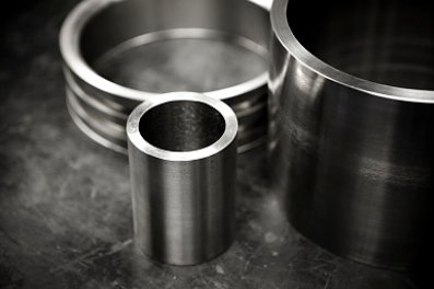 不锈钢是由哪些成分组成的？