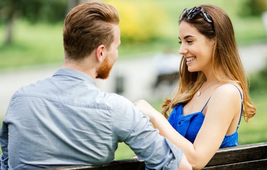 为什么一个女生总是同时和好几个男生聊天?