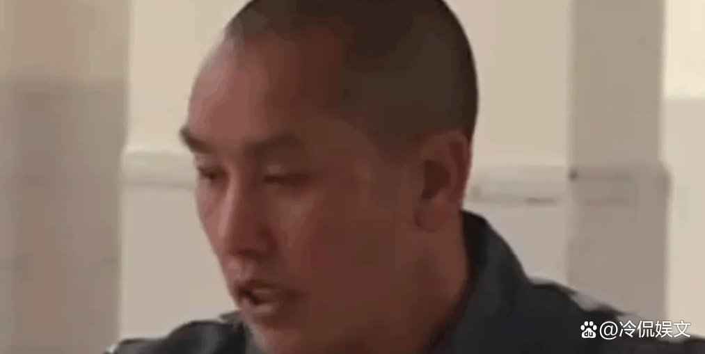 好邻居是福，坏邻居是祸，男子借故骗来房门奸污女邻居，应当如何判？