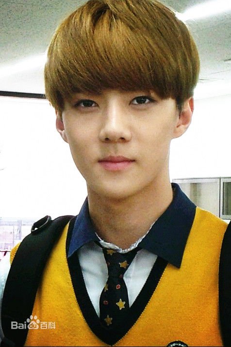 这个男神是谁？求解