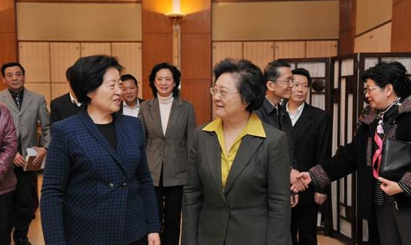 摘抄新闻小学生20条