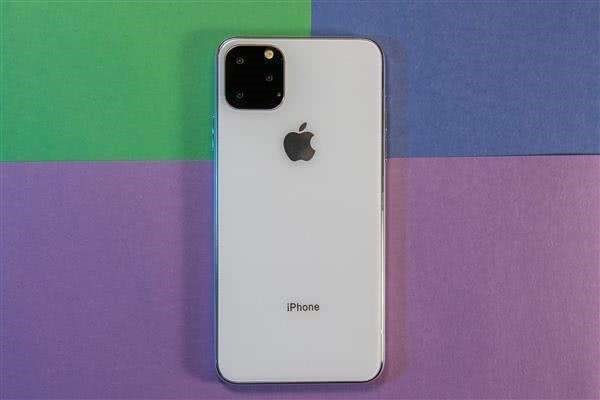 iPhone 11系列今日开卖果粉早上七点开始排队，真有那么“供不应求”吗？