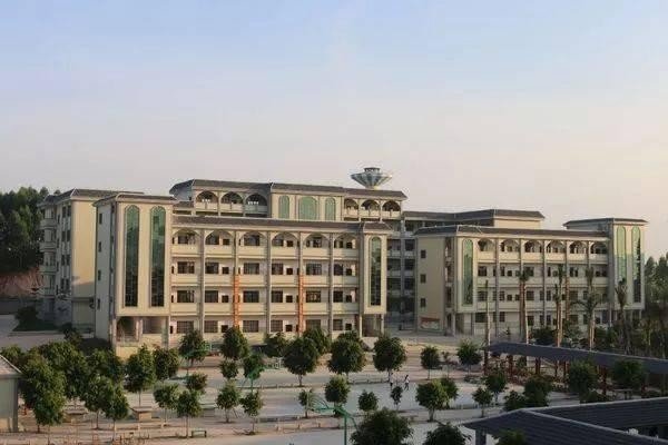 成都玉林中学高中部如何？