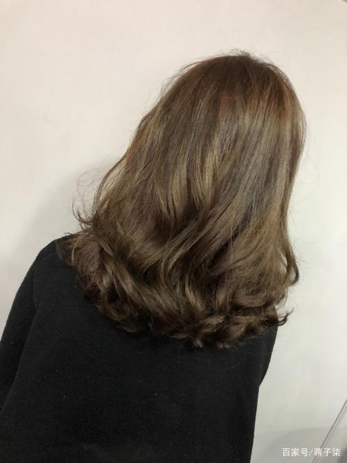 理发师剪的发型总是不能让人满意,你有这种感觉吗?