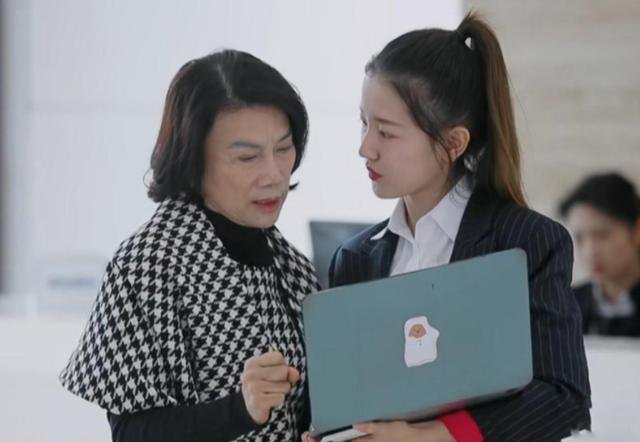 董明珠谈女秘书走红，只是给了平台，这个平台对于普通人来说有多难得？