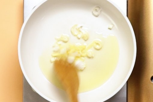 爆炒活鸡怎么做？