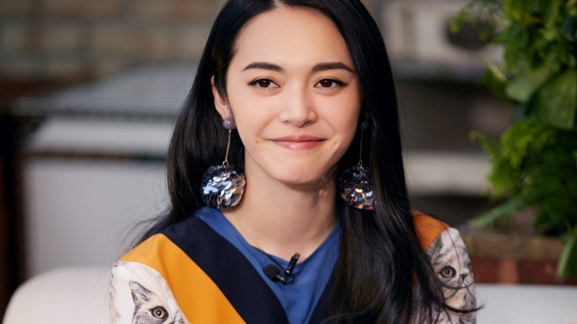 姚晨晒女儿小茉莉与猫咪八顿玩耍照片，为何她很少晒老公的照片？