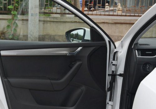 明锐车 开锁设置。如何设置：按一次遥控钥匙，只开左前门（驾驶座门），按两次才开全部的门