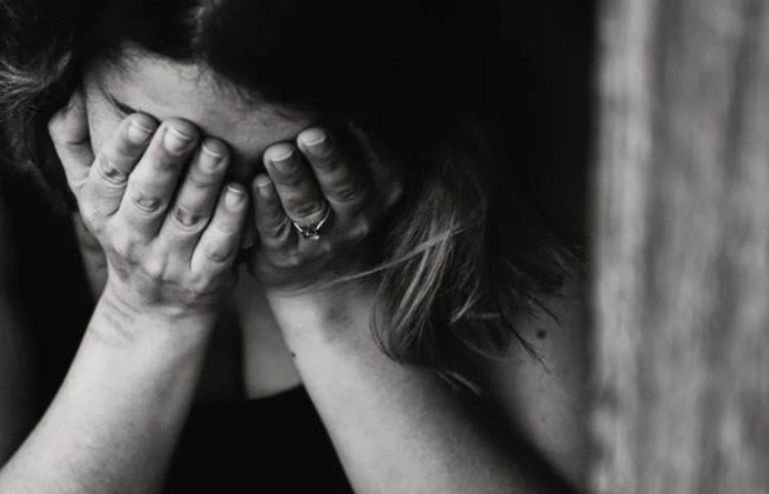 用难为情造句子