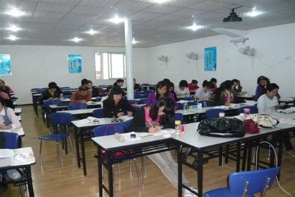 哪个会计培训班比较好？