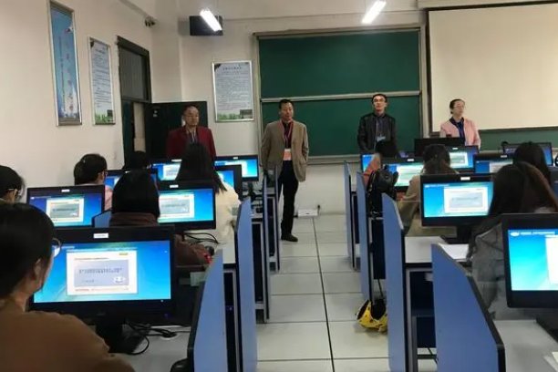 英语六级几分及格