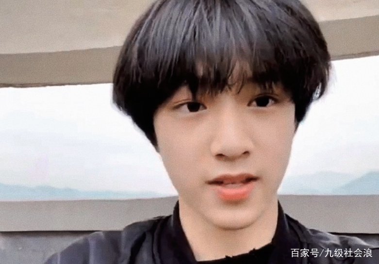 刘耀文的中考成绩，体育分比总分抢镜，给时代峻峰争了口气。怎么回事？