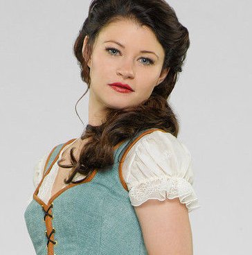 童话镇贝儿扮演者