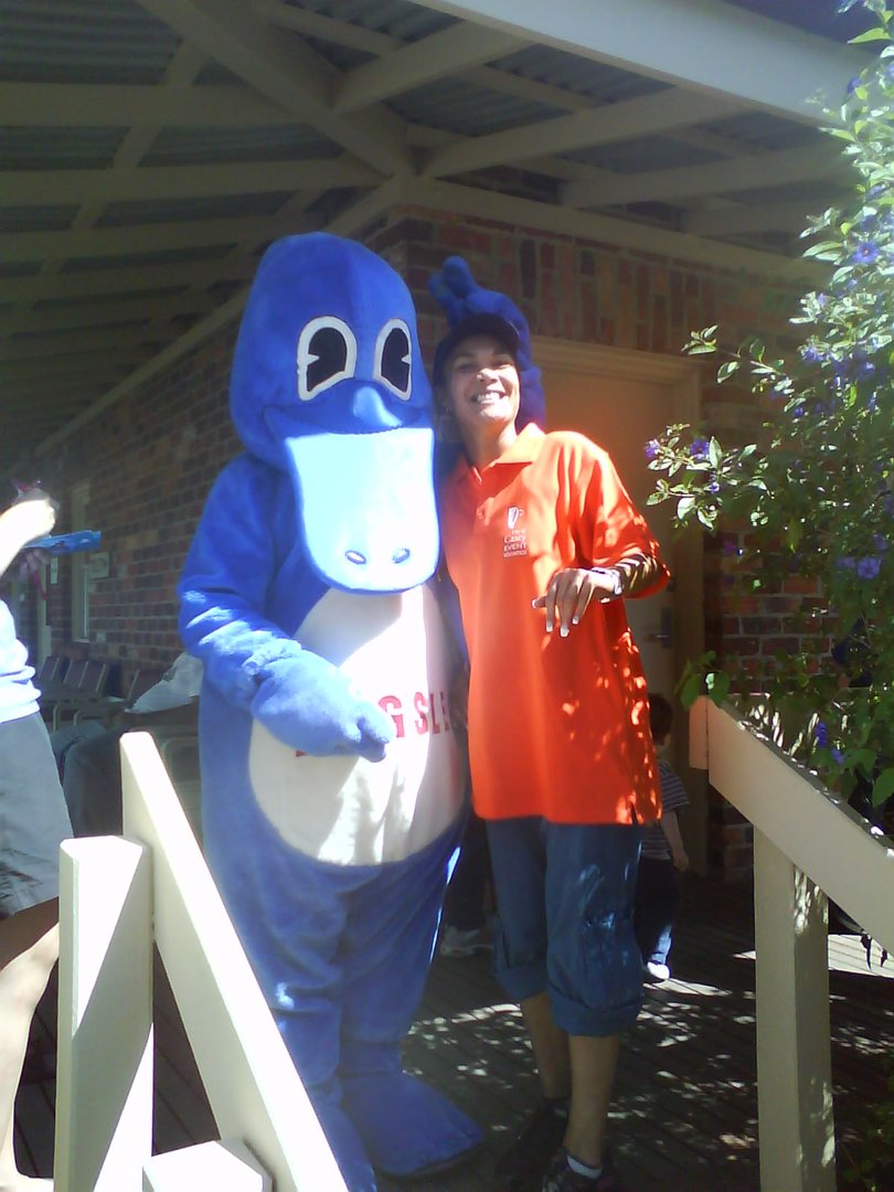 你还欠我一个拥抱的歌曲MV