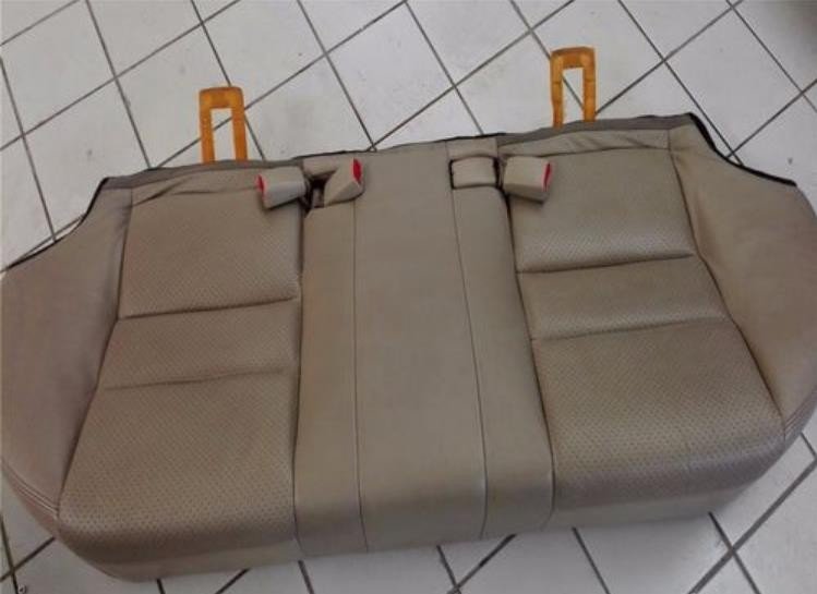 凯越后排坐垫怎么拆