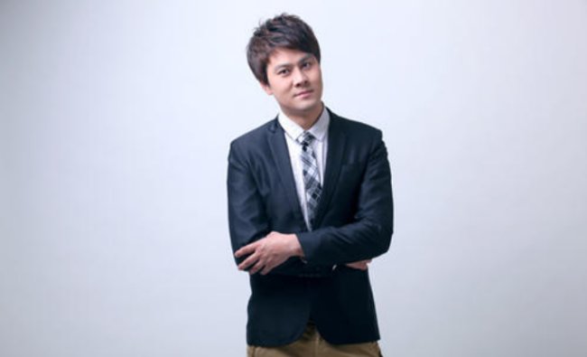 寂静的夜晚翻看照片是什么歌？