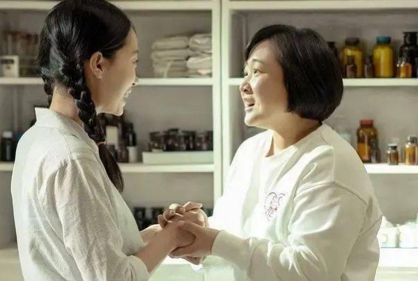 贾玲为了拍李焕英才去当导演，这部电影有怎样的意义？