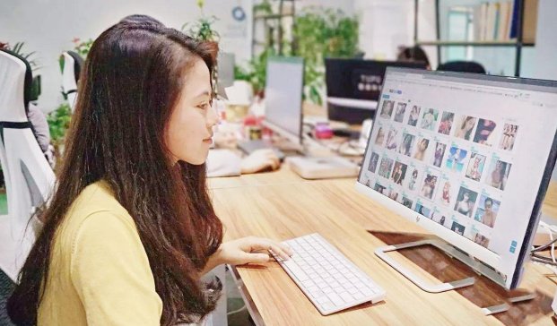 95后女鉴黄师自述：“每天都想杀了自己”，真实情况如何呢？