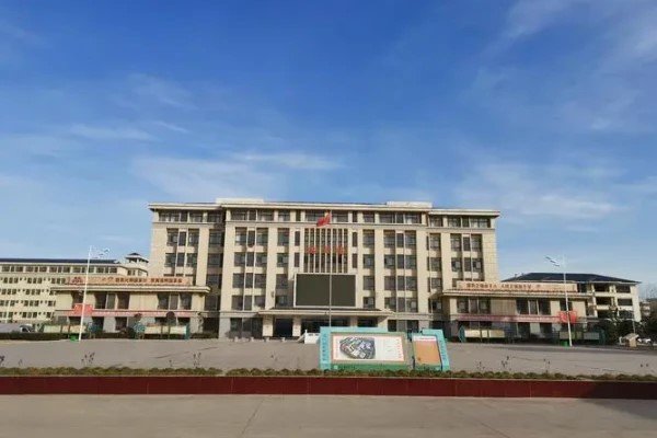 涡阳育萃中学招生要求