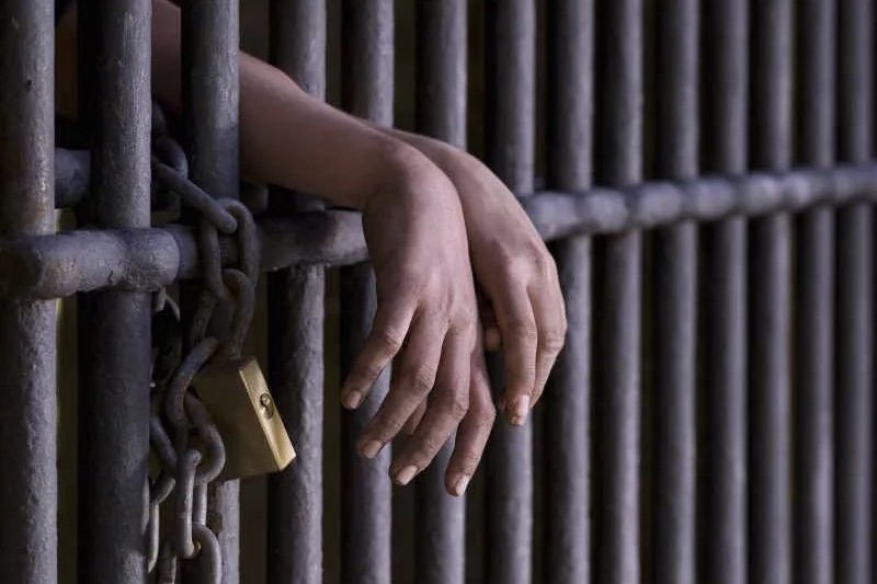 菲律宾逮捕90名涉赌中国人，被抓的人为何都想被引回国？菲律宾监狱很差？