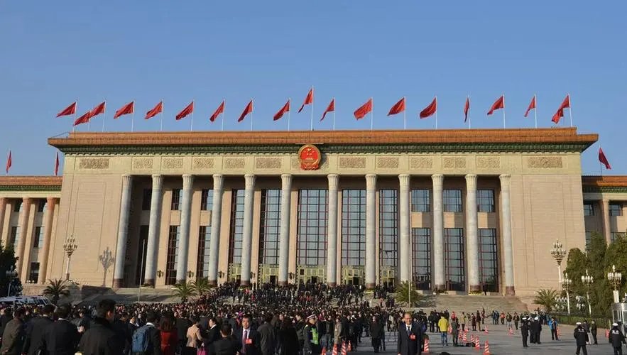 请问十年来的三件大事分别是什么？